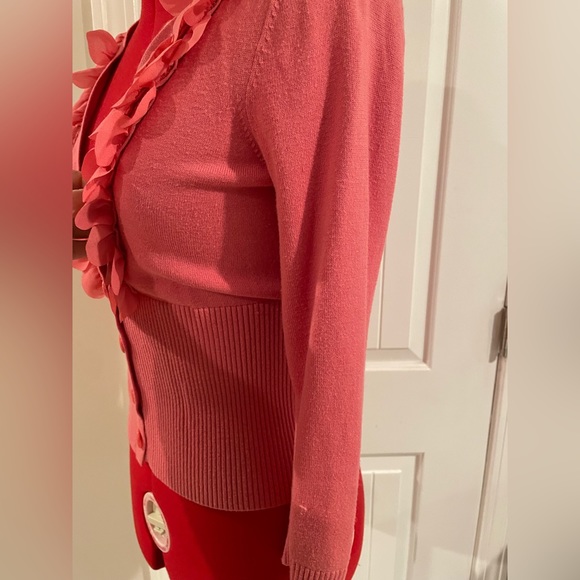 2FOR$30 Y2K Coral Pink Flower Appliqué 3/4 Sleeve Knit Cardigan Sweater - Picture 6 of 11